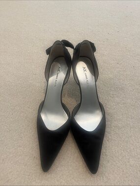 Anne Klein Black D’Orsay Pointed toe Pumps